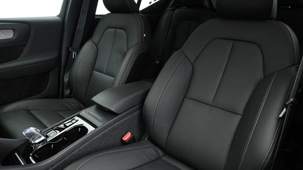 Used Volvo XC40 2023 for sale - 77535697: Photo 6