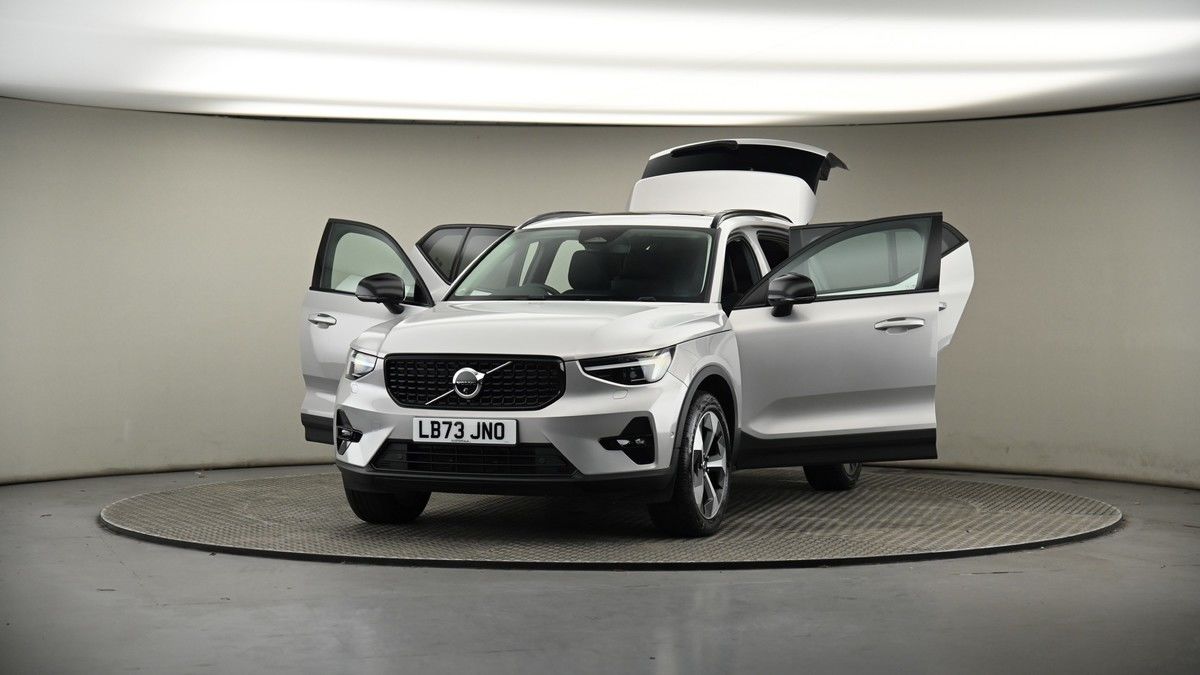Used Volvo XC40 2023 for sale - 77535697: Photo 64