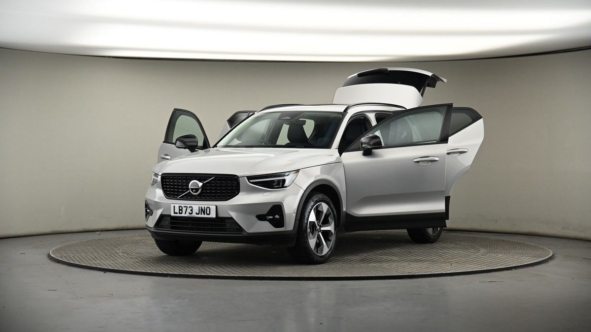 Used Volvo XC40 2023 for sale - 77535697: Photo 65