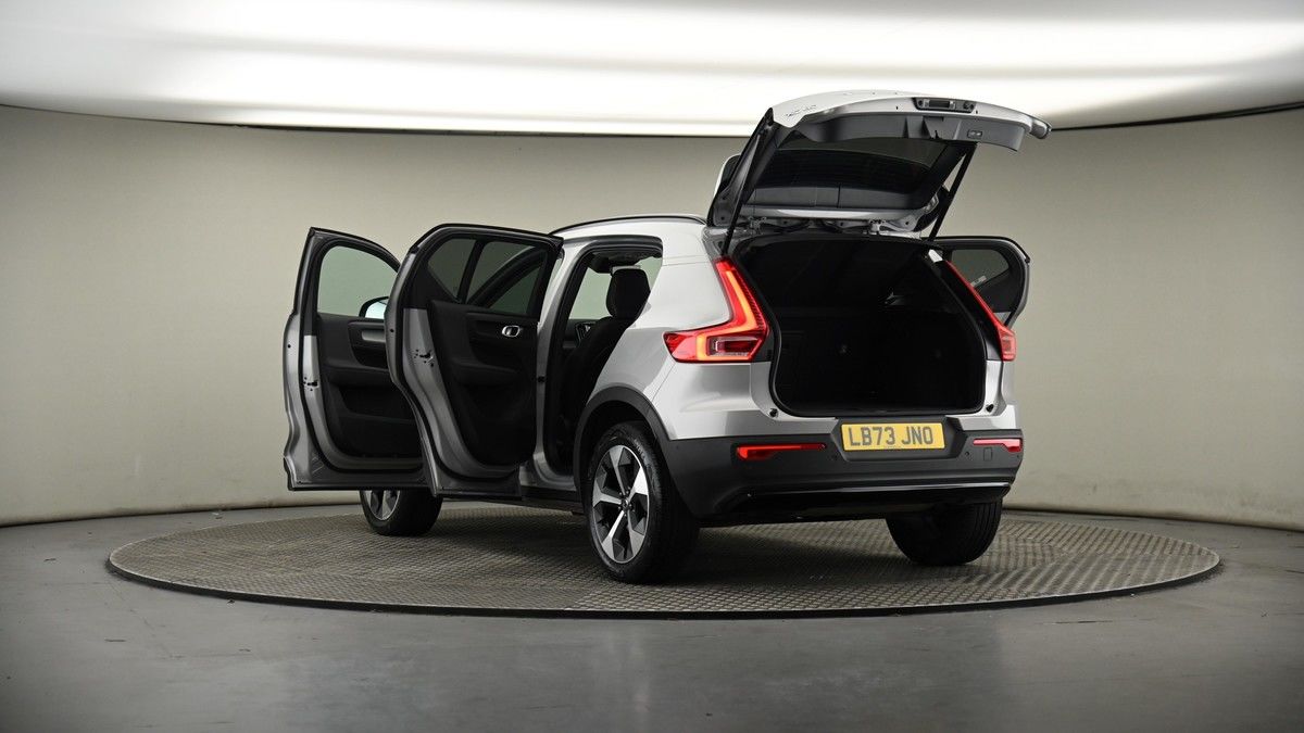Used Volvo XC40 2023 for sale - 77535697: Photo 77