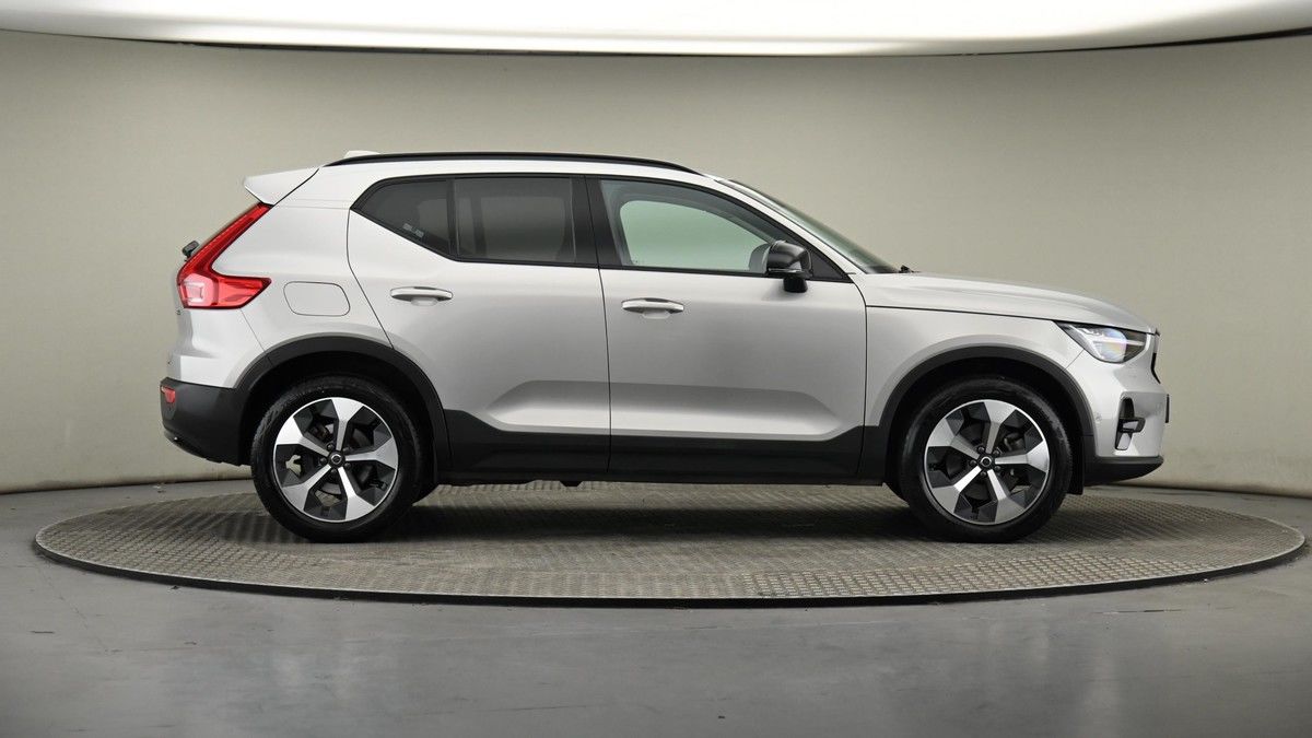 Used Volvo XC40 2023 for sale - 77535697: Photo 8