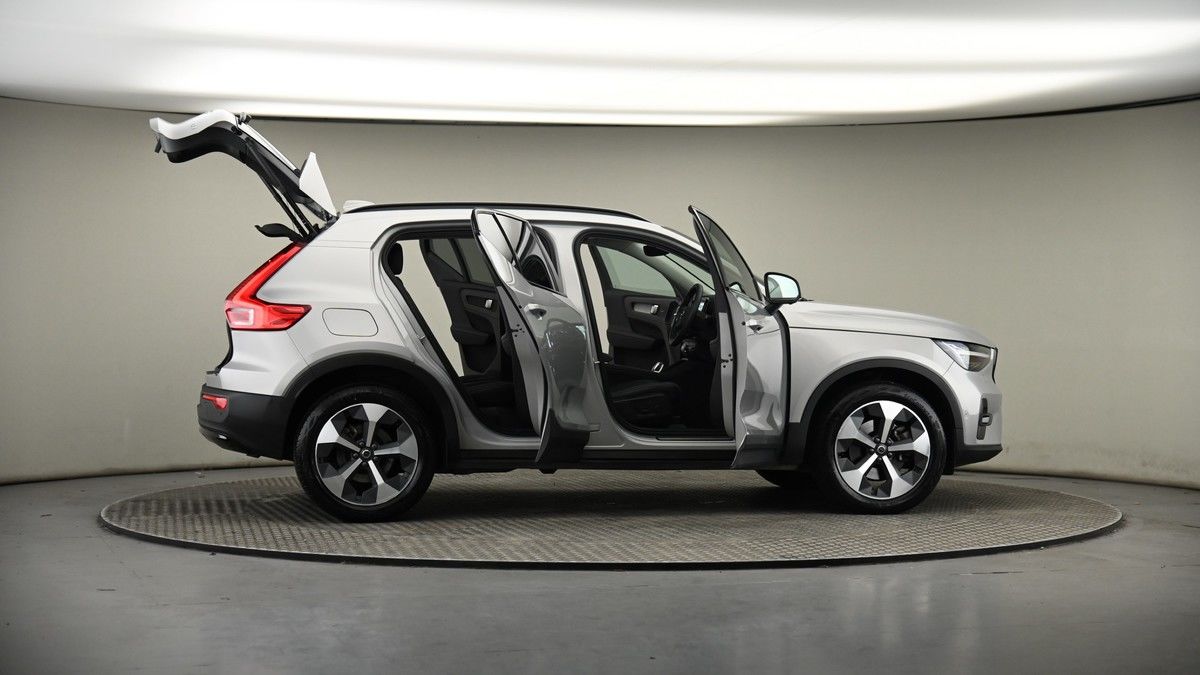 Used Volvo XC40 2023 for sale - 77535697: Photo 88
