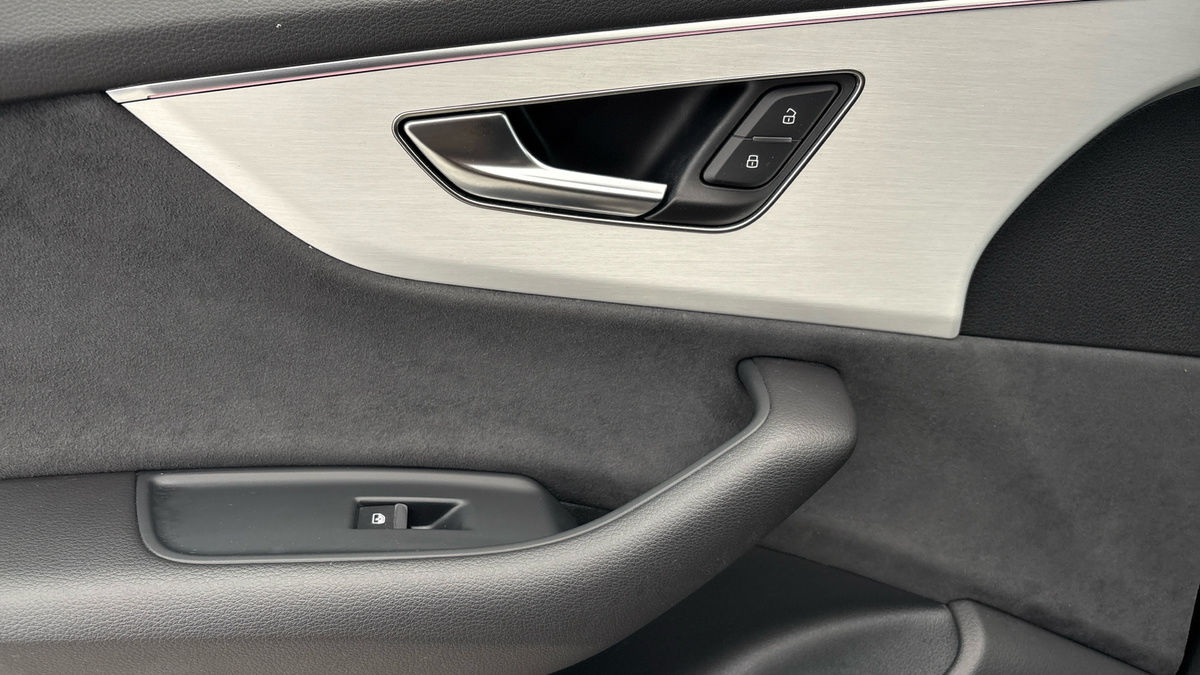 Used Audi Q8 2023 for sale - 76280703: Photo 19