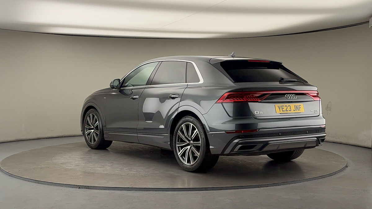 Used Audi Q8 2023 for sale - 76280703: Photo 2