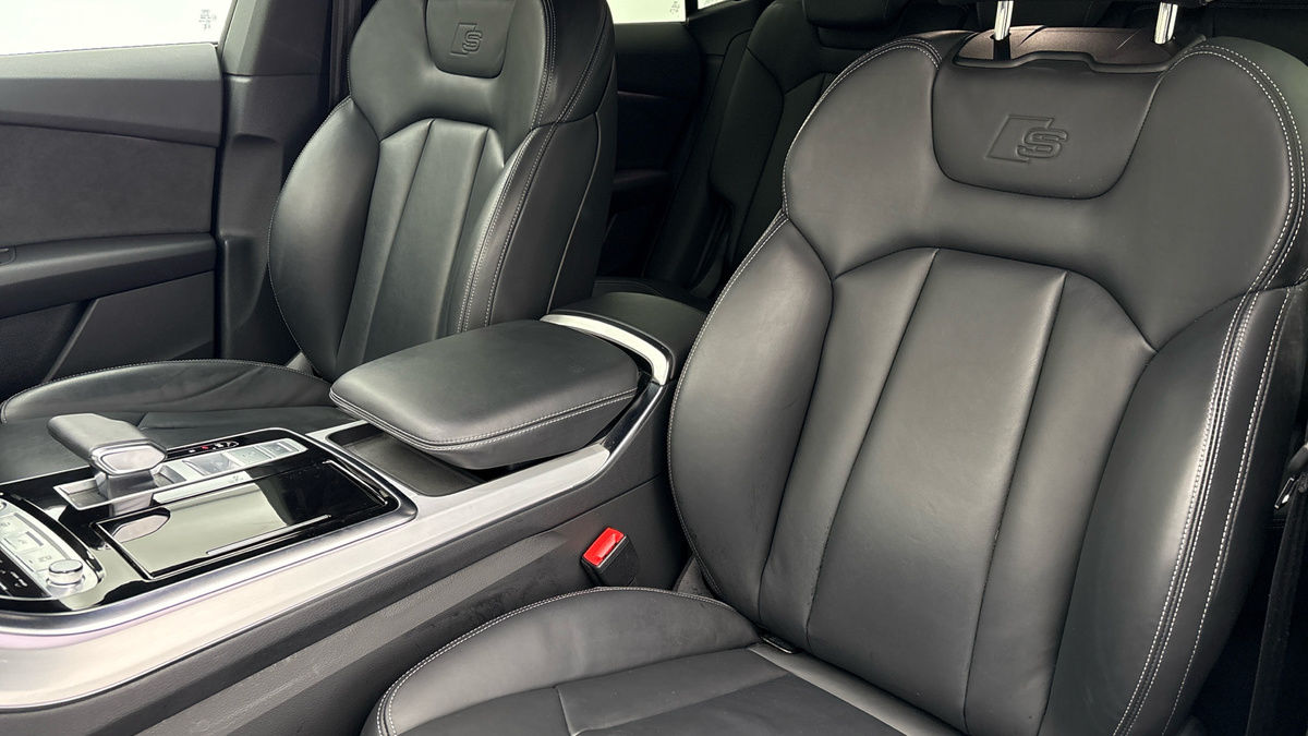 Used Audi Q8 2023 for sale - 76280703: Photo 7