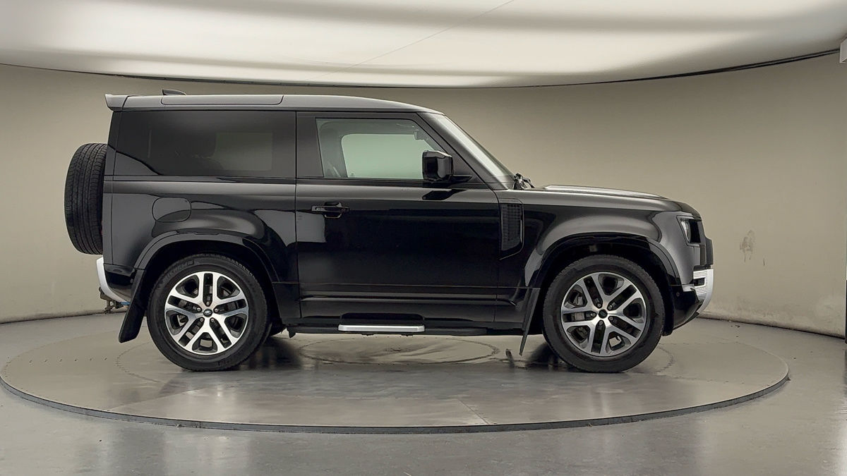 Used Land Rover Defender 90 2022 for sale - 76368750: Photo 16