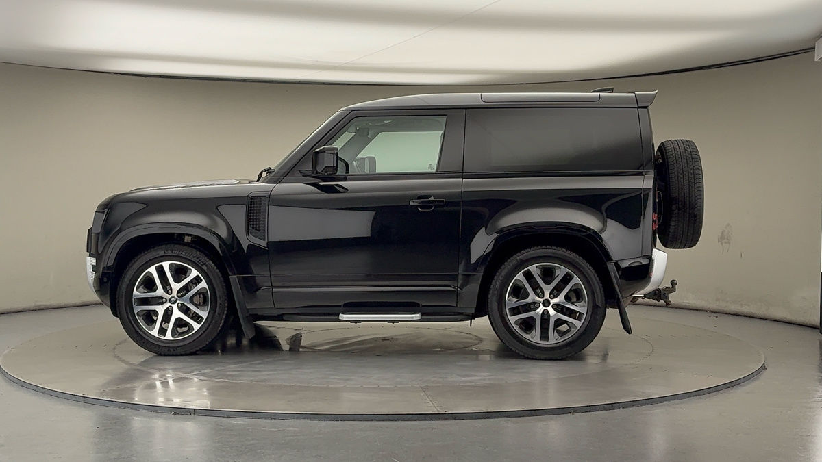 Used Land Rover Defender 90 2022 for sale - 76368750: Photo 27