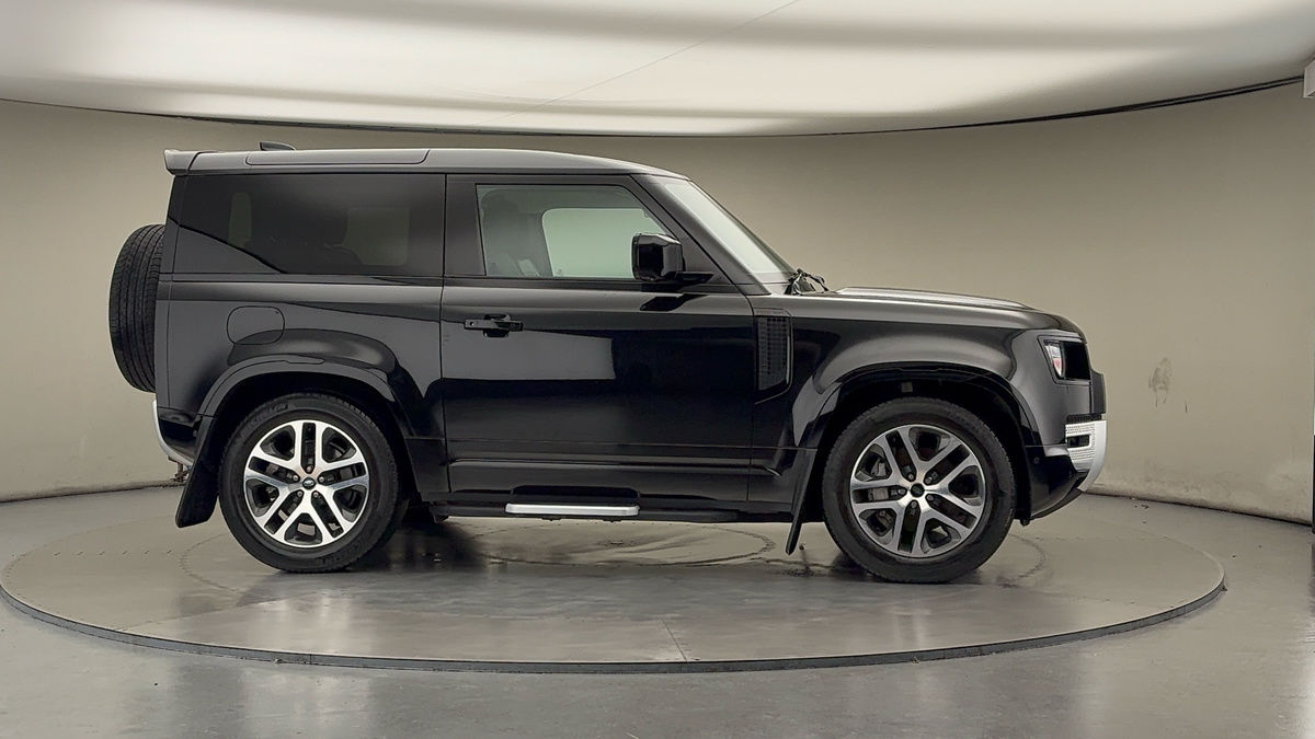 Used Land Rover Defender 90 2022 for sale - 76368750: Photo 36