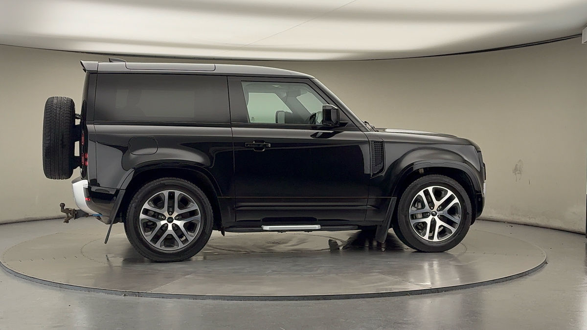 Used Land Rover Defender 90 2022 for sale - 76368750: Photo 37