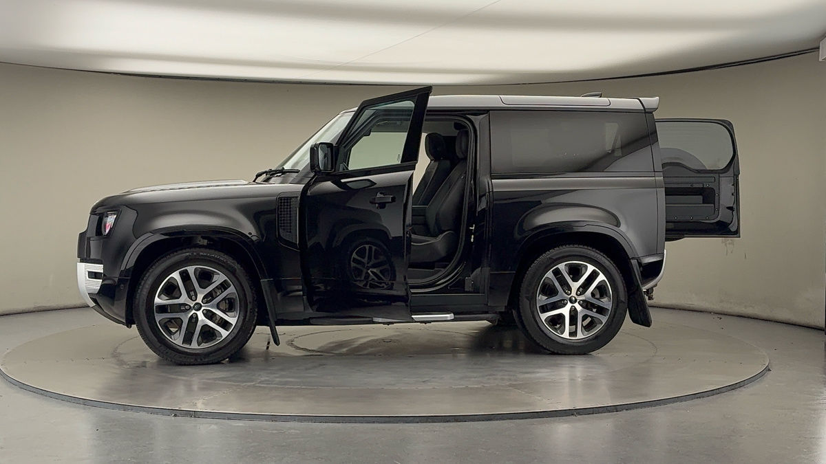 Used Land Rover Defender 90 2022 for sale - 76368750: Photo 47