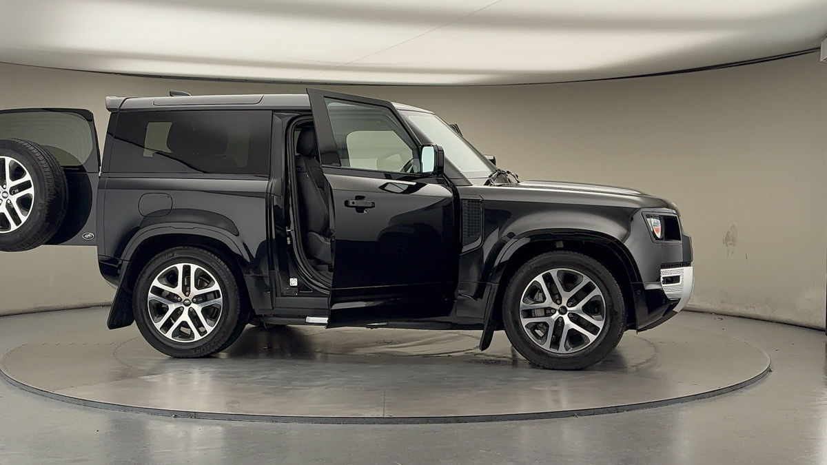 Used Land Rover Defender 90 2022 for sale - 76368750: Photo 55