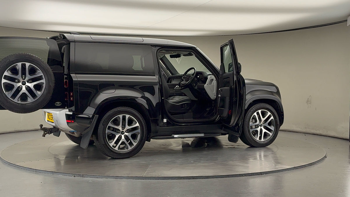 Used Land Rover Defender 90 2022 for sale - 76368750: Photo 57