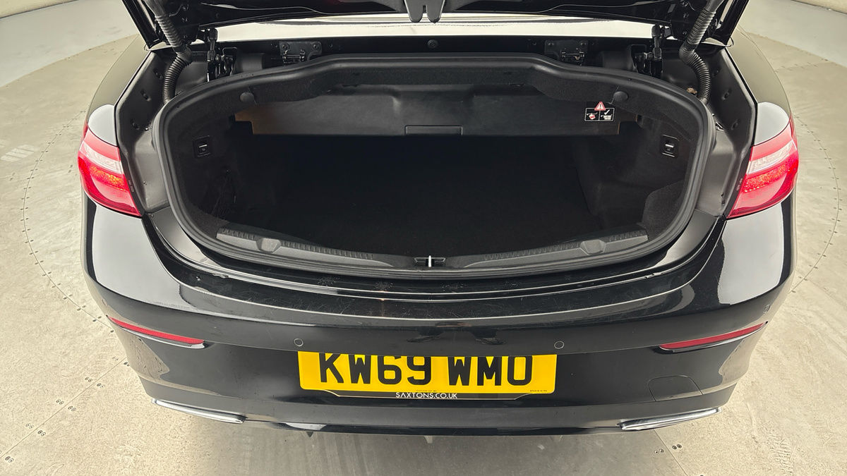 Used Mercedes-Benz E Class 2020 for sale - 76950915: Photo 11