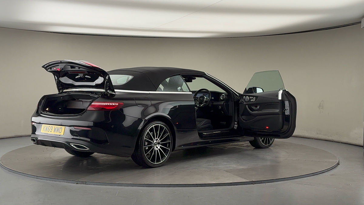 Used Mercedes-Benz E Class 2020 for sale - 76950915: Photo 60