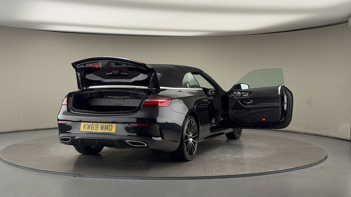 Used Mercedes-Benz E Class 2020 for sale - 76950915: Photo 61