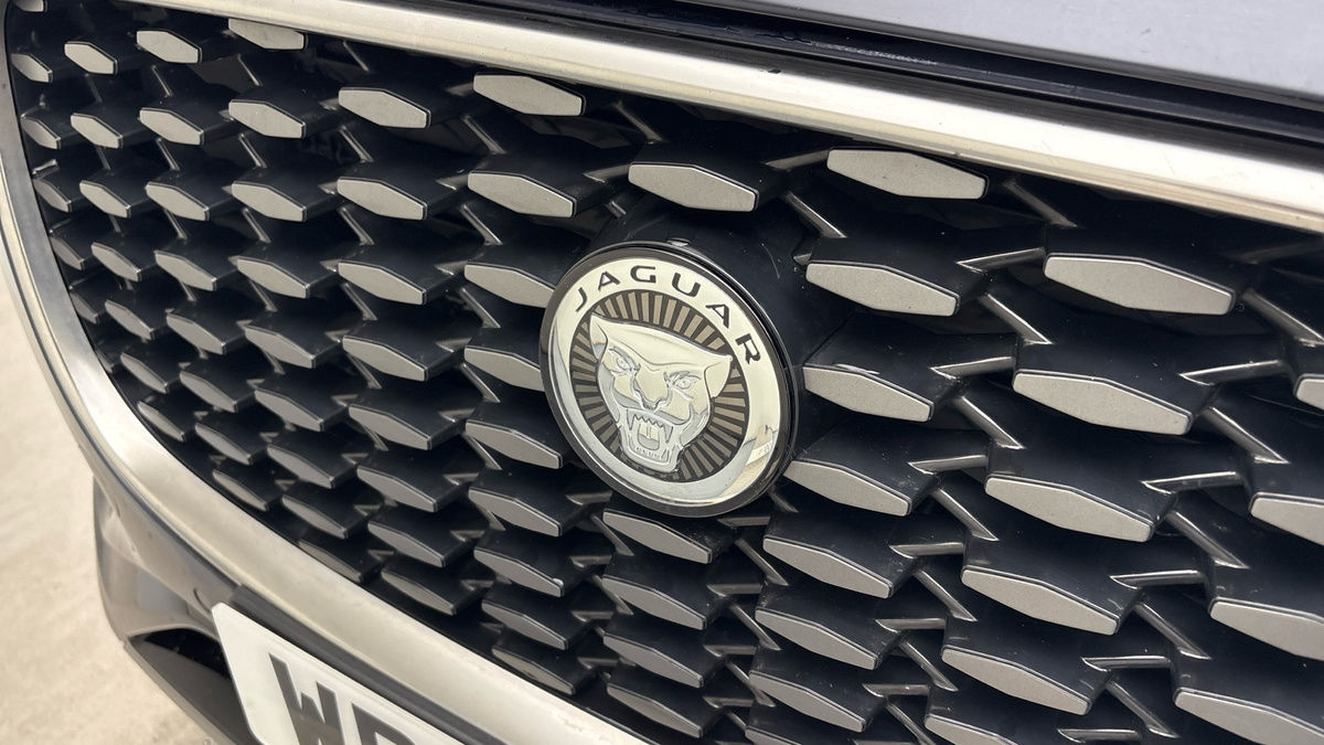 Used Jaguar F-Pace 2024 for sale - 76536437: Photo 24