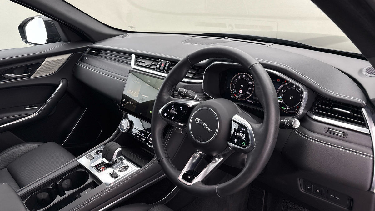 Used Jaguar F-Pace 2024 for sale - 76536437: Photo 5