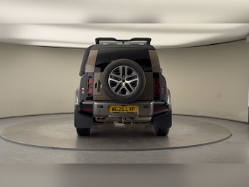 Used Land Rover Defender 2025 for sale - 77201049: Photo