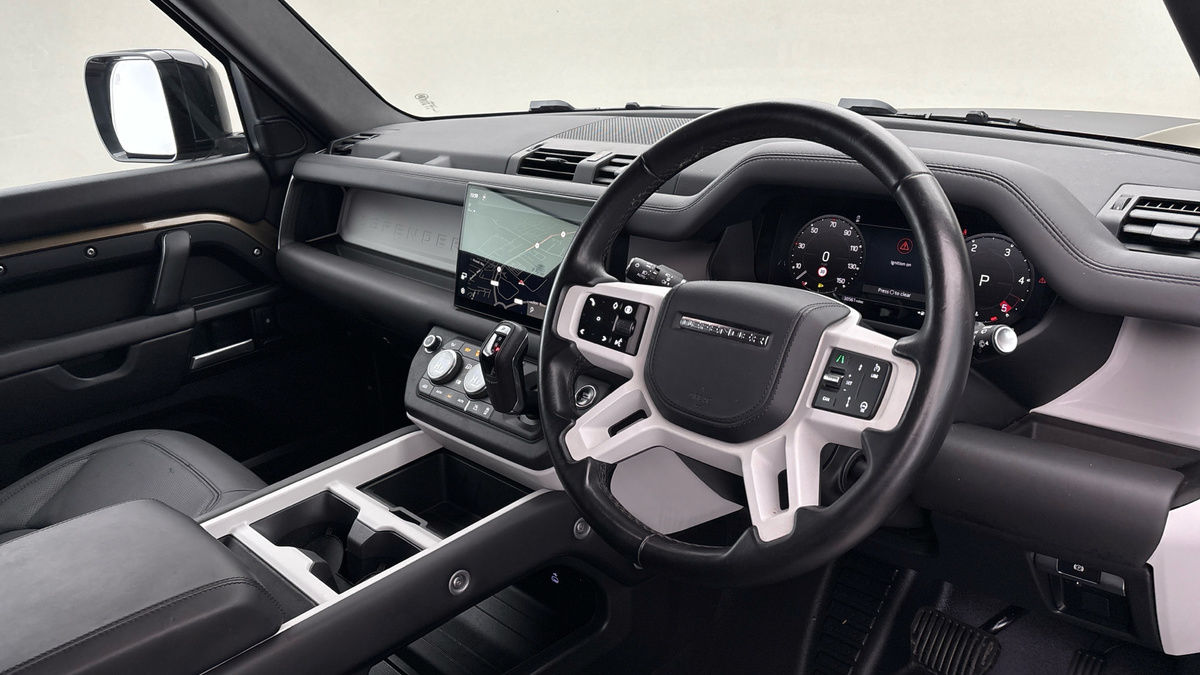 Used Land Rover Defender 2025 for sale - 77201049: Photo 5