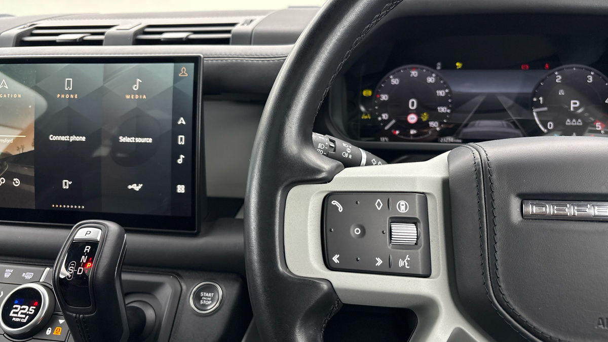 Used Land Rover Defender 90 2024 for sale - 76863664: Photo 13