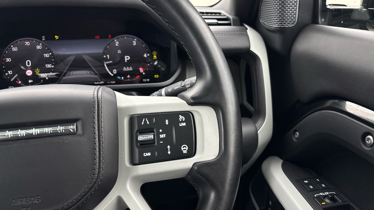 Used Land Rover Defender 90 2024 for sale - 76863664: Photo 14