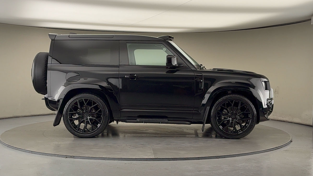 Used Land Rover Defender 90 2024 for sale - 76863664: Photo 16