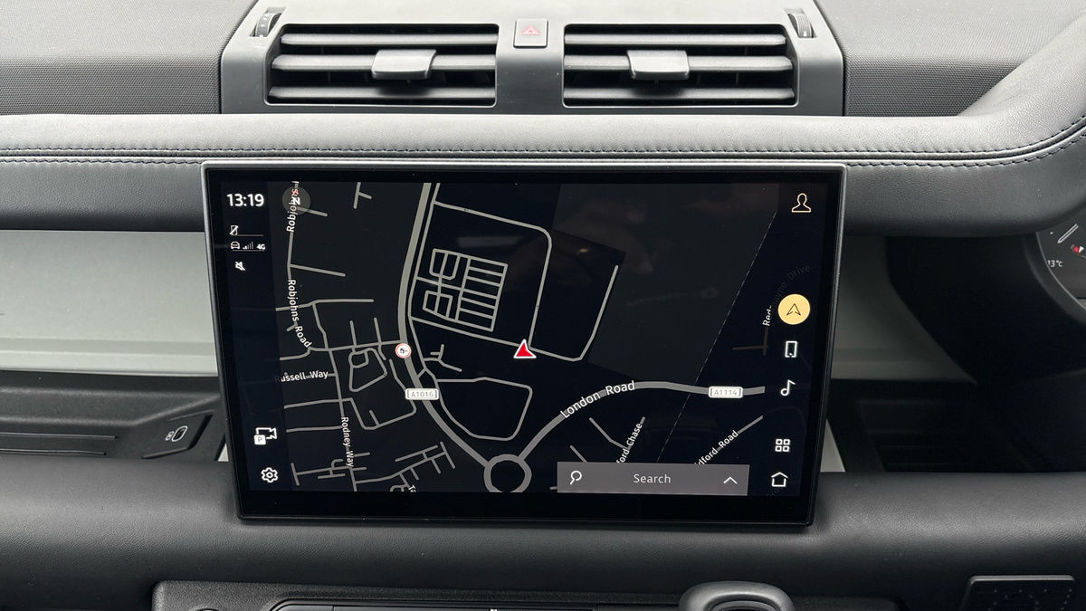 Used Land Rover Defender 90 2024 for sale - 76863664: Photo 17