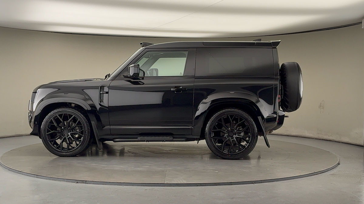 Used Land Rover Defender 90 2024 for sale - 76863664: Photo 32