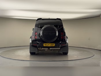 Used Land Rover Defender 90 2024 for sale - 76863664: Photo