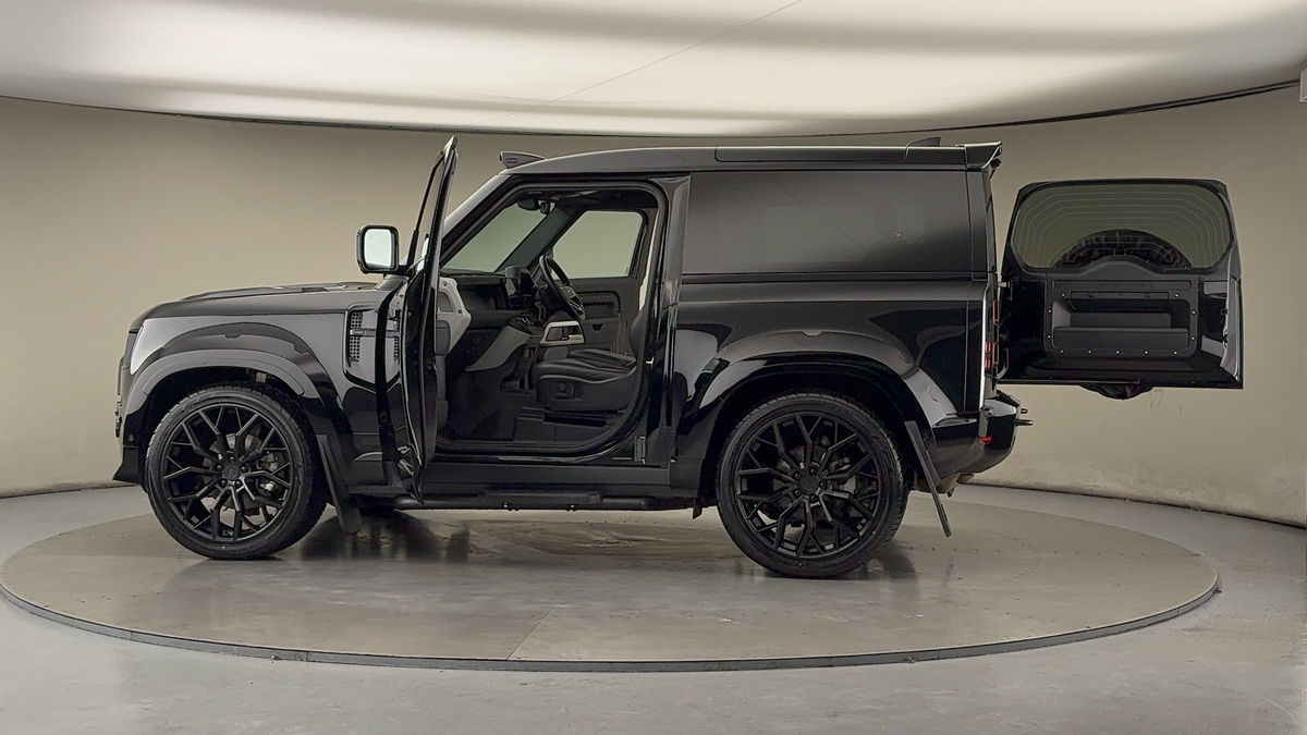 Used Land Rover Defender 90 2024 for sale - 76863664: Photo 51