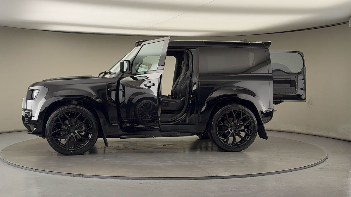 Used Land Rover Defender 90 2024 for sale - 76863664: Photo 52