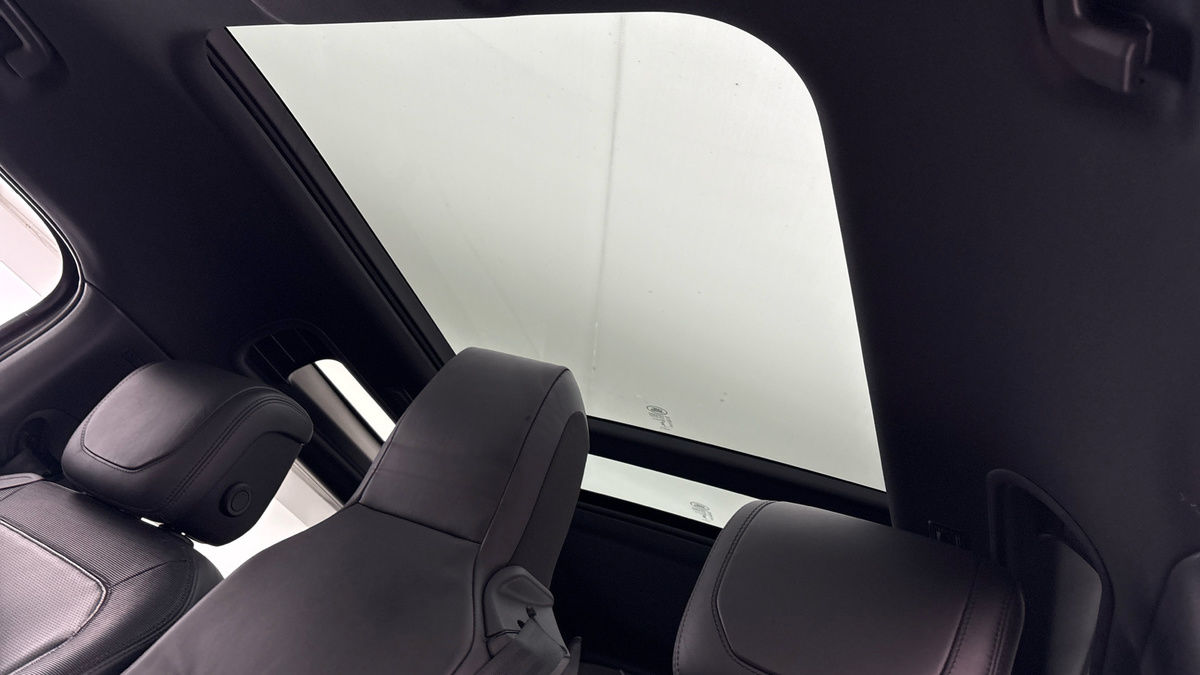 Used Land Rover Defender 90 2024 for sale - 76863664: Photo 6