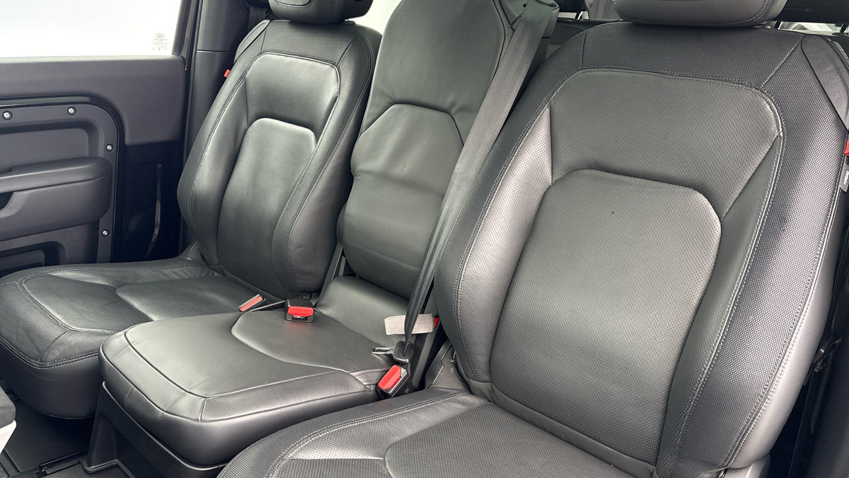 Used Land Rover Defender 90 2024 for sale - 76863664: Photo 7