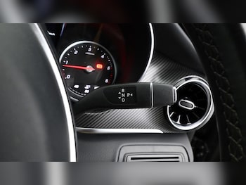 Used Mercedes-Benz V-Class 2023 for sale - 75123380: Photo