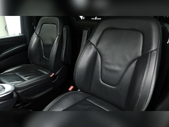Used Mercedes-Benz V-Class 2023 for sale - 75123380: Photo