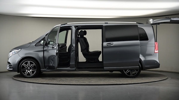 Used Mercedes-Benz V-Class 2023 for sale - 75123380: Photo 51
