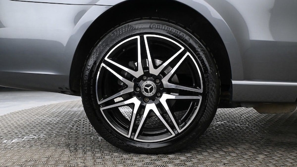 Used Mercedes-Benz V-Class 2023 for sale - 75123380: Photo 9