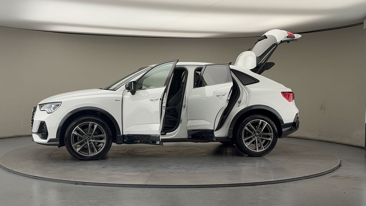 Used Audi Q3 2022 for sale - 77681547: Photo 47