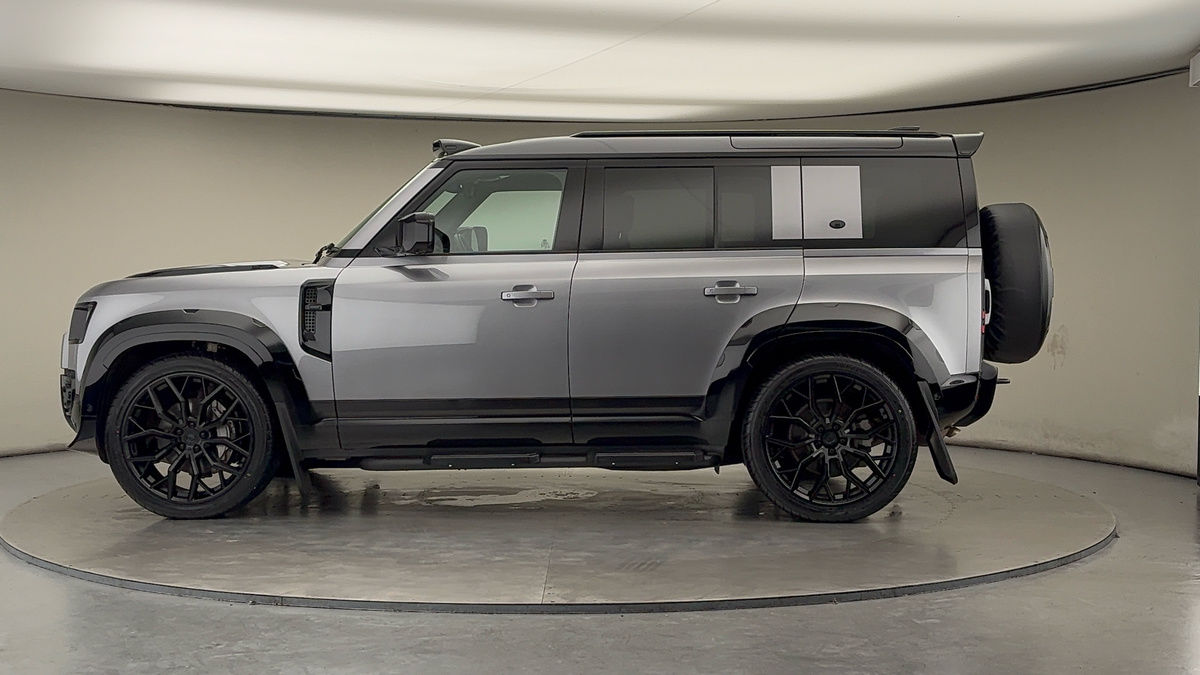 Used Land Rover Defender 110 2024 for sale - 76520963: Photo 15