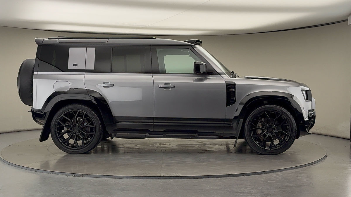 Used Land Rover Defender 110 2024 for sale - 76520963: Photo 16