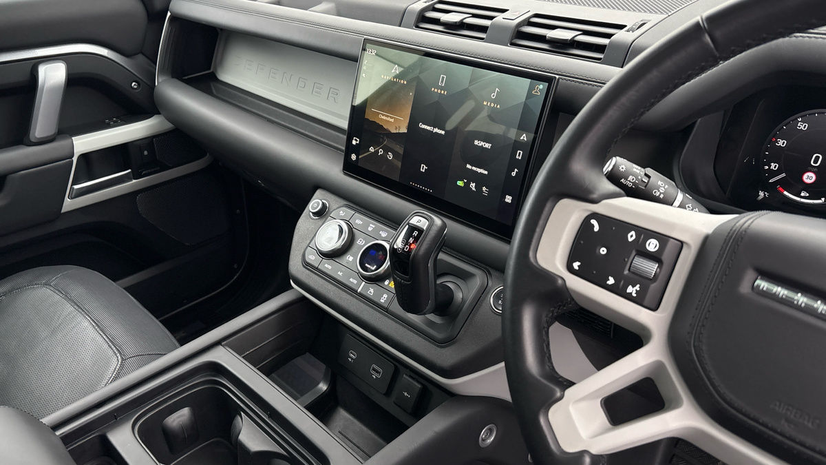 Used Land Rover Defender 110 2024 for sale - 76520963: Photo 18