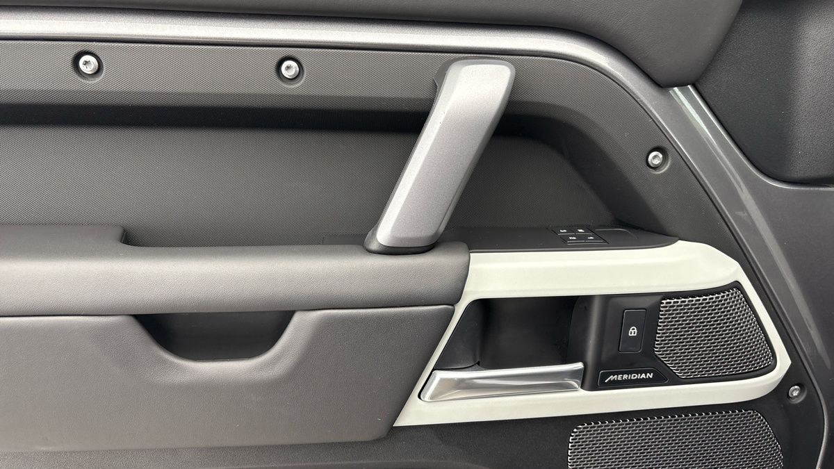 Used Land Rover Defender 110 2024 for sale - 76520963: Photo 19