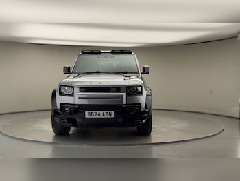Used Land Rover Defender 110 2024 for sale - 76520963: Photo