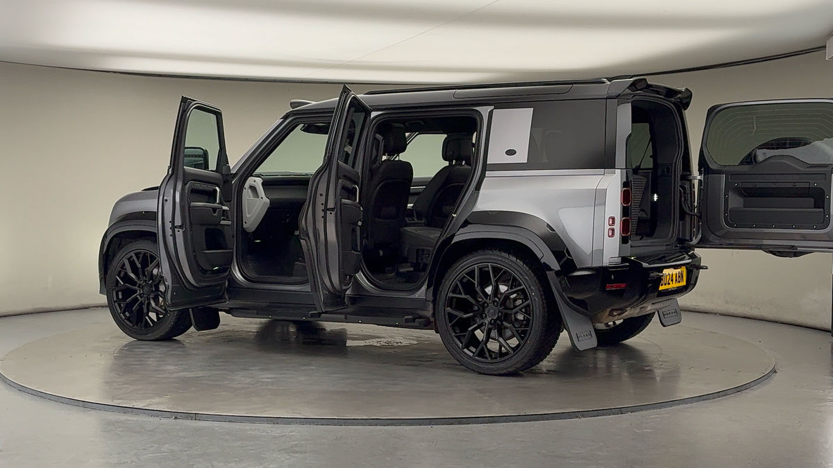 Used Land Rover Defender 110 2024 for sale - 76520963: Photo 52