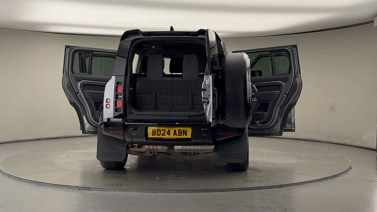 Used Land Rover Defender 110 2024 for sale - 76520963: Photo 67