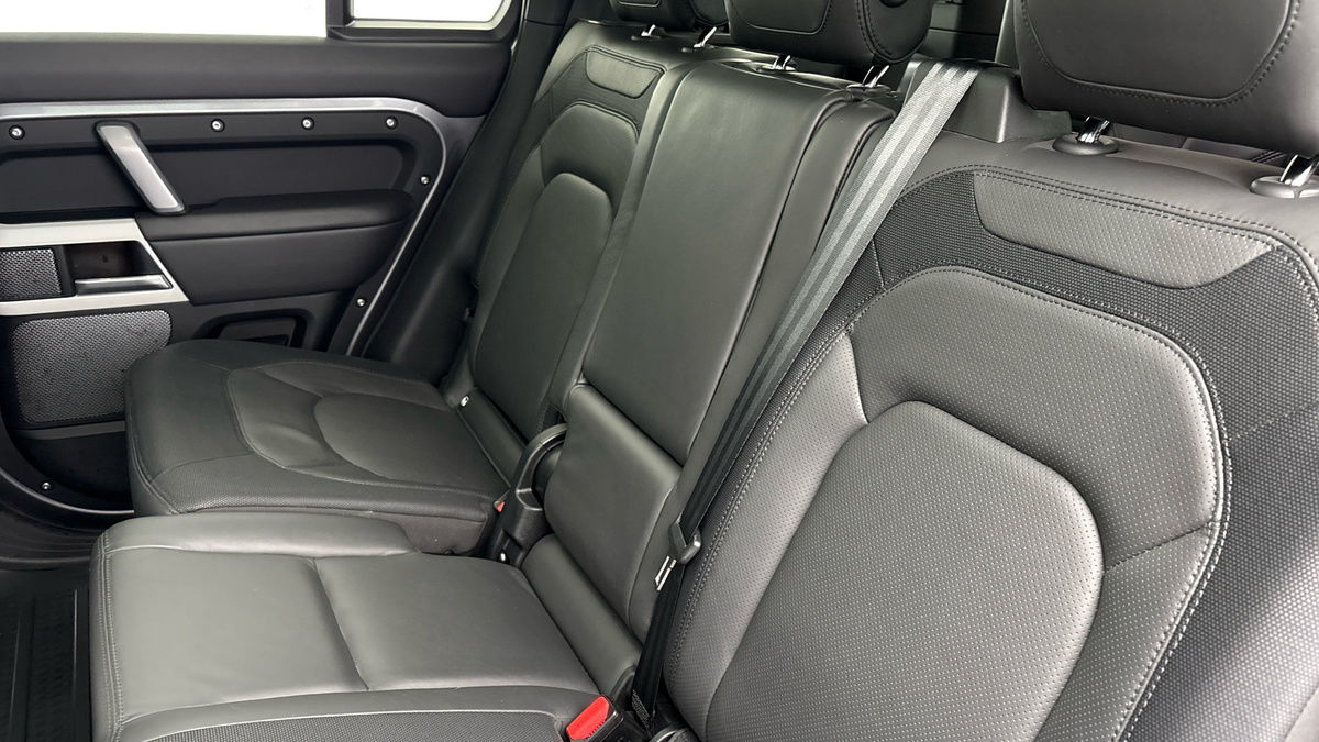 Used Land Rover Defender 110 2024 for sale - 76520963: Photo 8