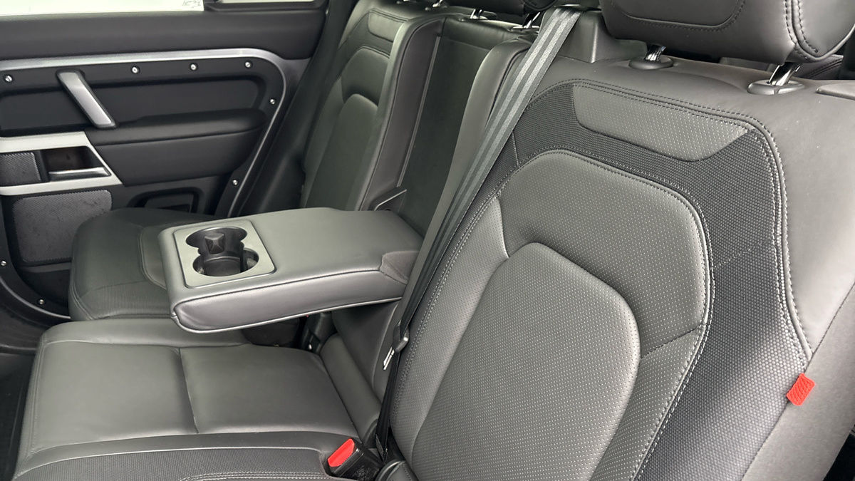 Used Land Rover Defender 110 2024 for sale - 76520963: Photo 9