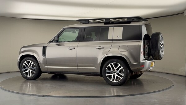 Used Land Rover Defender 110 2021 for sale - 76133299: Photo 26