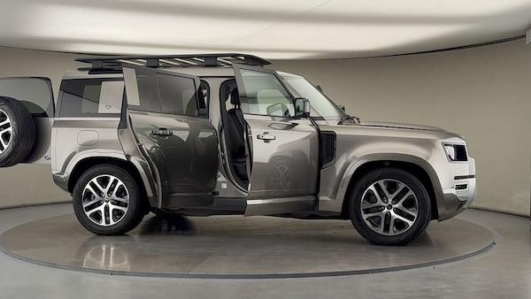 Used Land Rover Defender 110 2021 for sale - 76133299: Photo 55