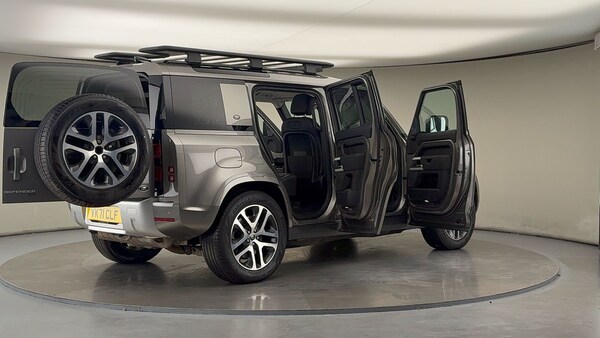 Used Land Rover Defender 110 2021 for sale - 76133299: Photo 58
